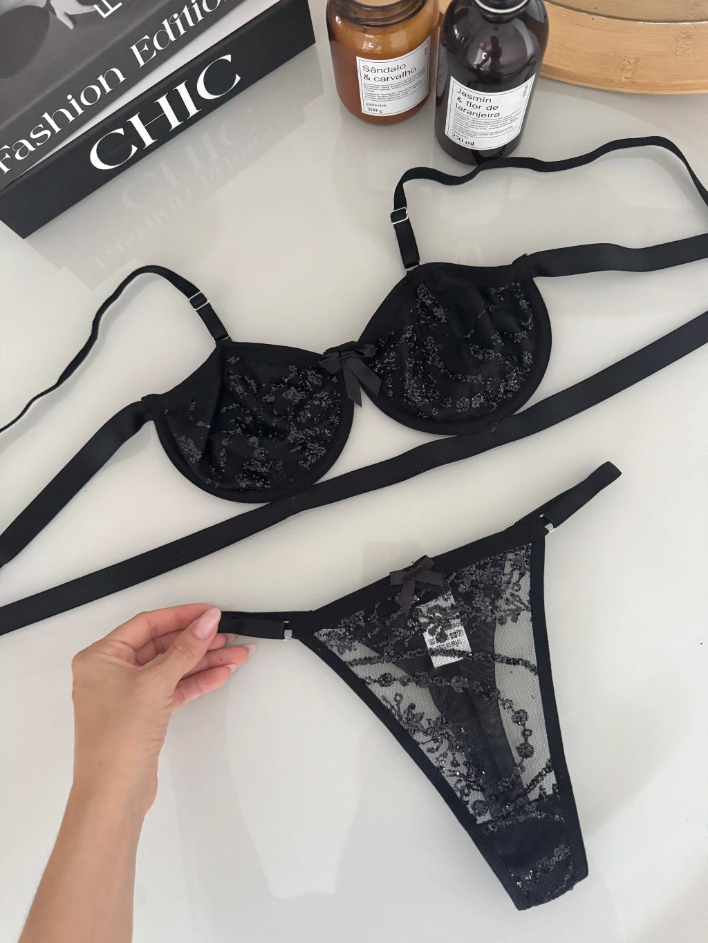 Conjunto Divine - Sutiã com Fita e Calcinha de Tule Fio