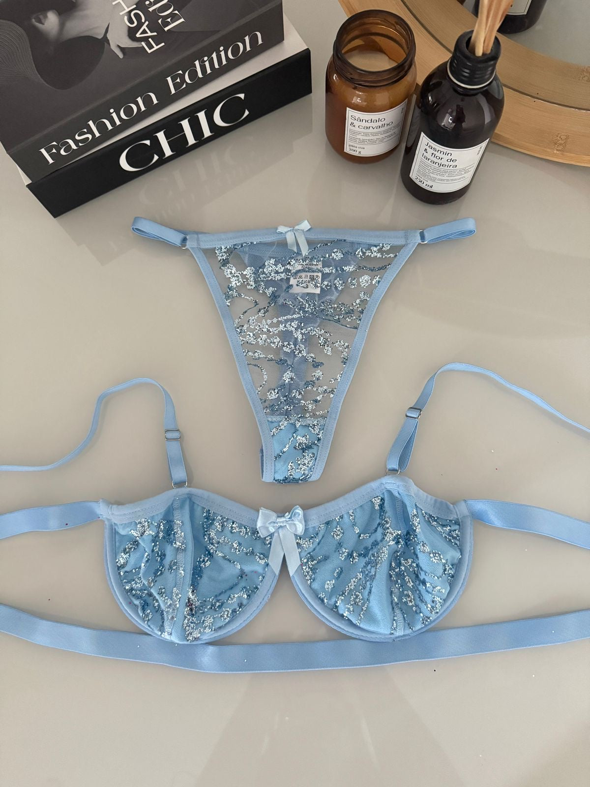 Conjunto Divine - Sutiã com Fita e Calcinha de Tule Fio