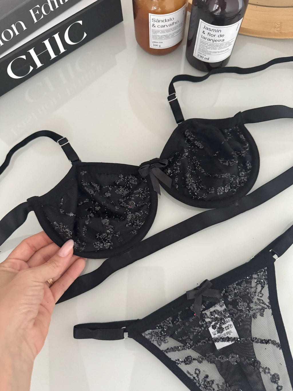 Conjunto Divine - Sutiã com Fita e Calcinha de Tule Fio