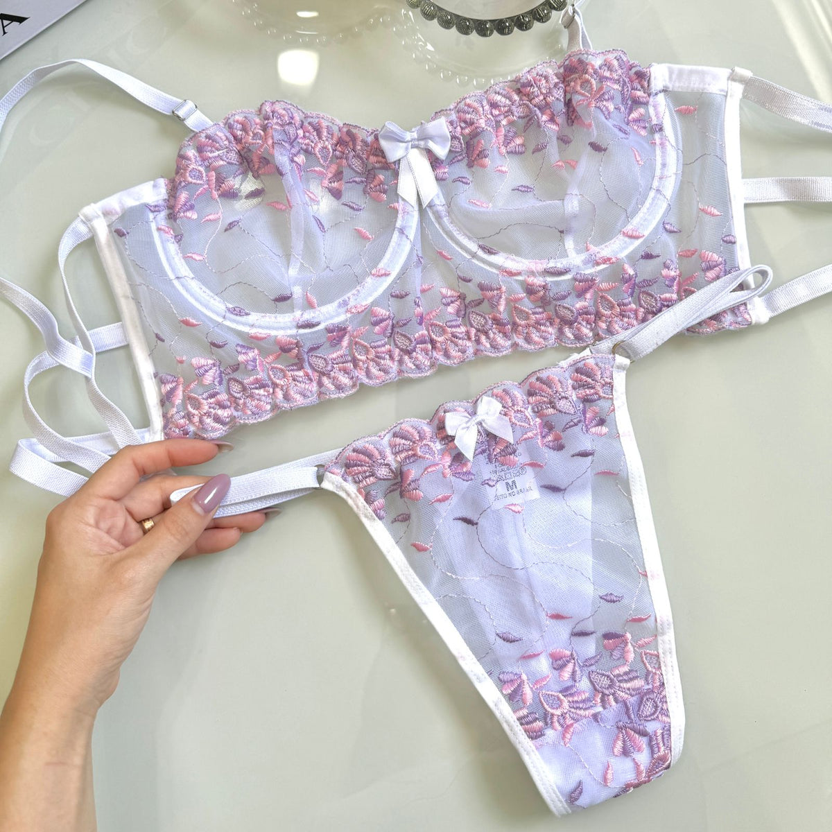 Lingerie de Tule com Bordados Sexy Branco com Lilás