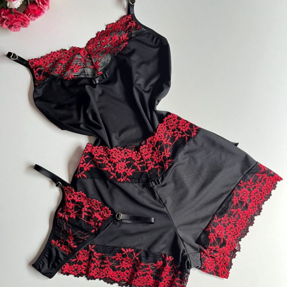 Baby Doll Preto com Vermelho + Calcinha